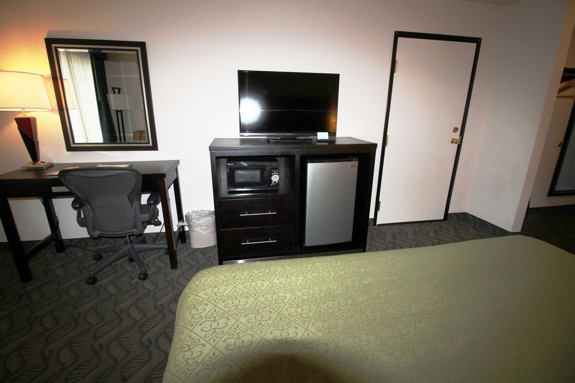 Quality Inn & Suites Airport West Солт Лейк Сити Екстериор снимка