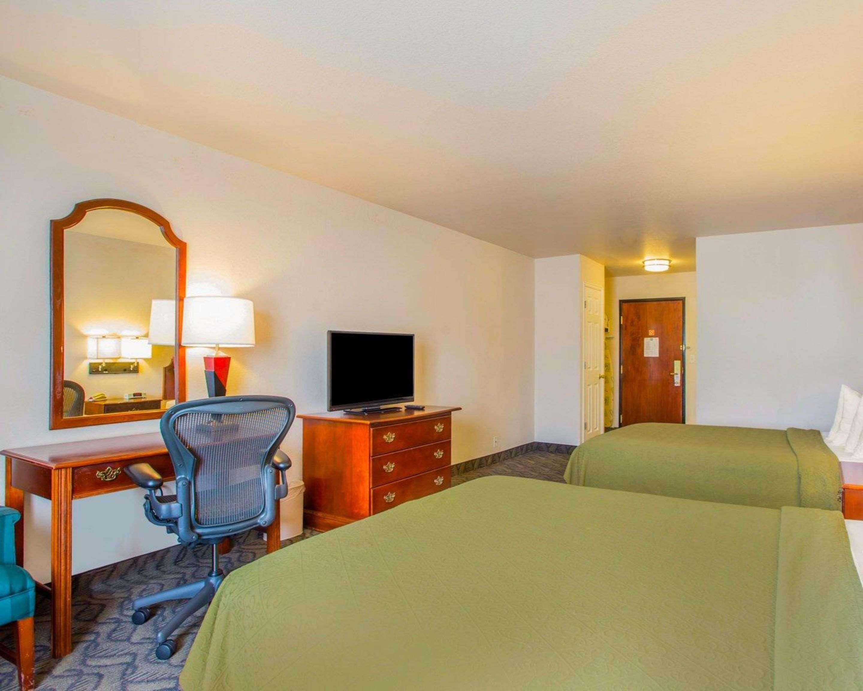 Quality Inn & Suites Airport West Солт Лейк Сити Екстериор снимка