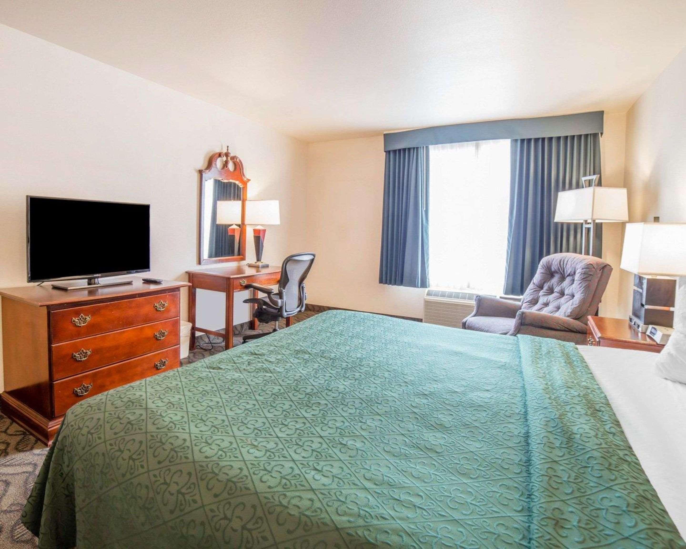Quality Inn & Suites Airport West Солт Лейк Сити Екстериор снимка