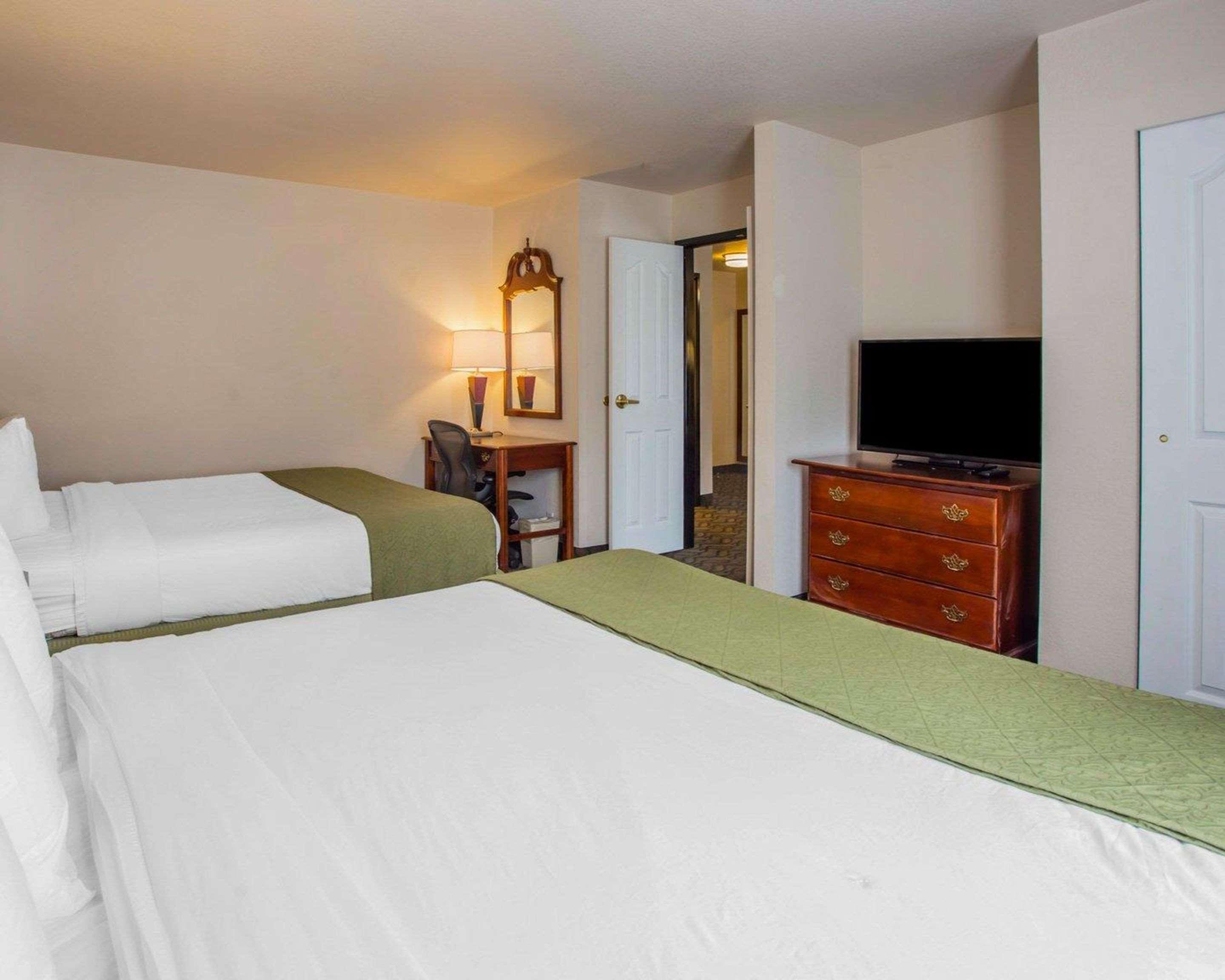 Quality Inn & Suites Airport West Солт Лейк Сити Екстериор снимка