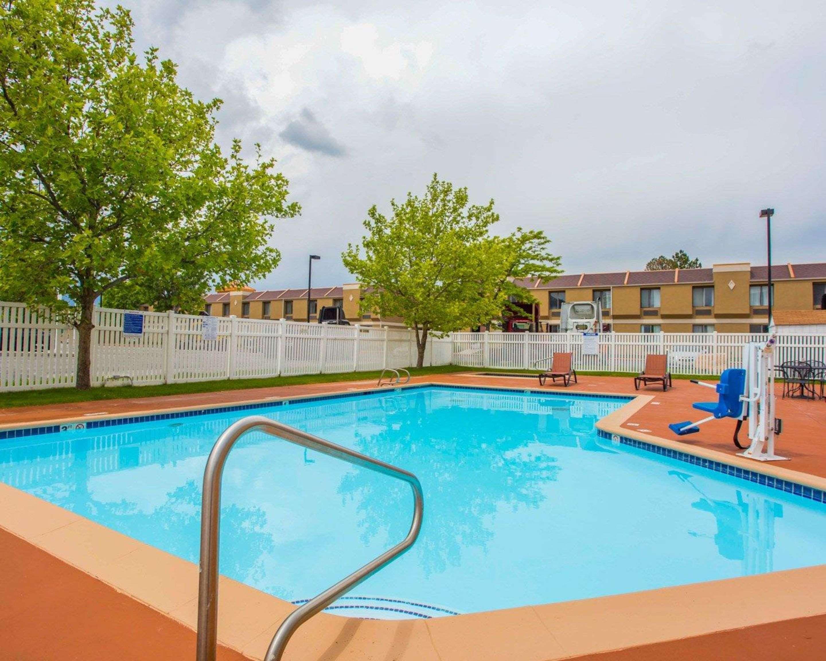 Quality Inn & Suites Airport West Солт Лейк Сити Екстериор снимка