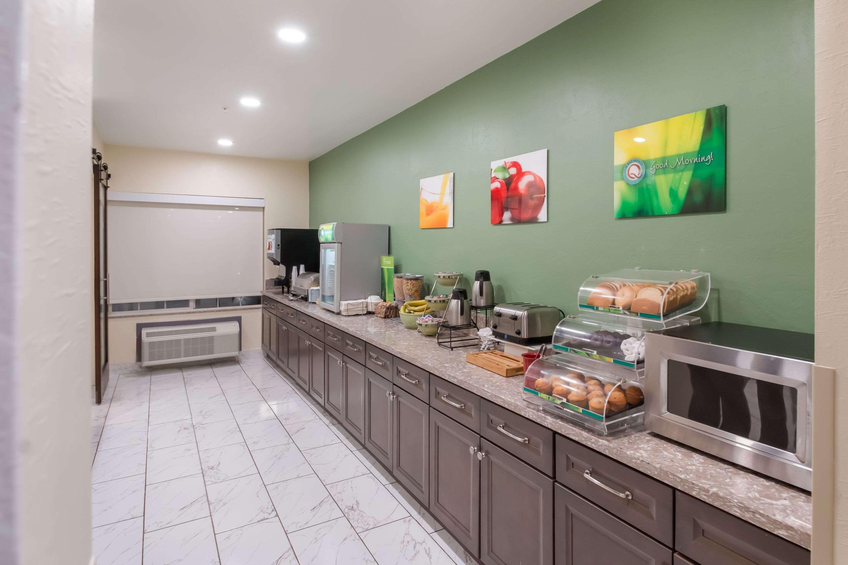 Quality Inn & Suites Airport West Солт Лейк Сити Екстериор снимка