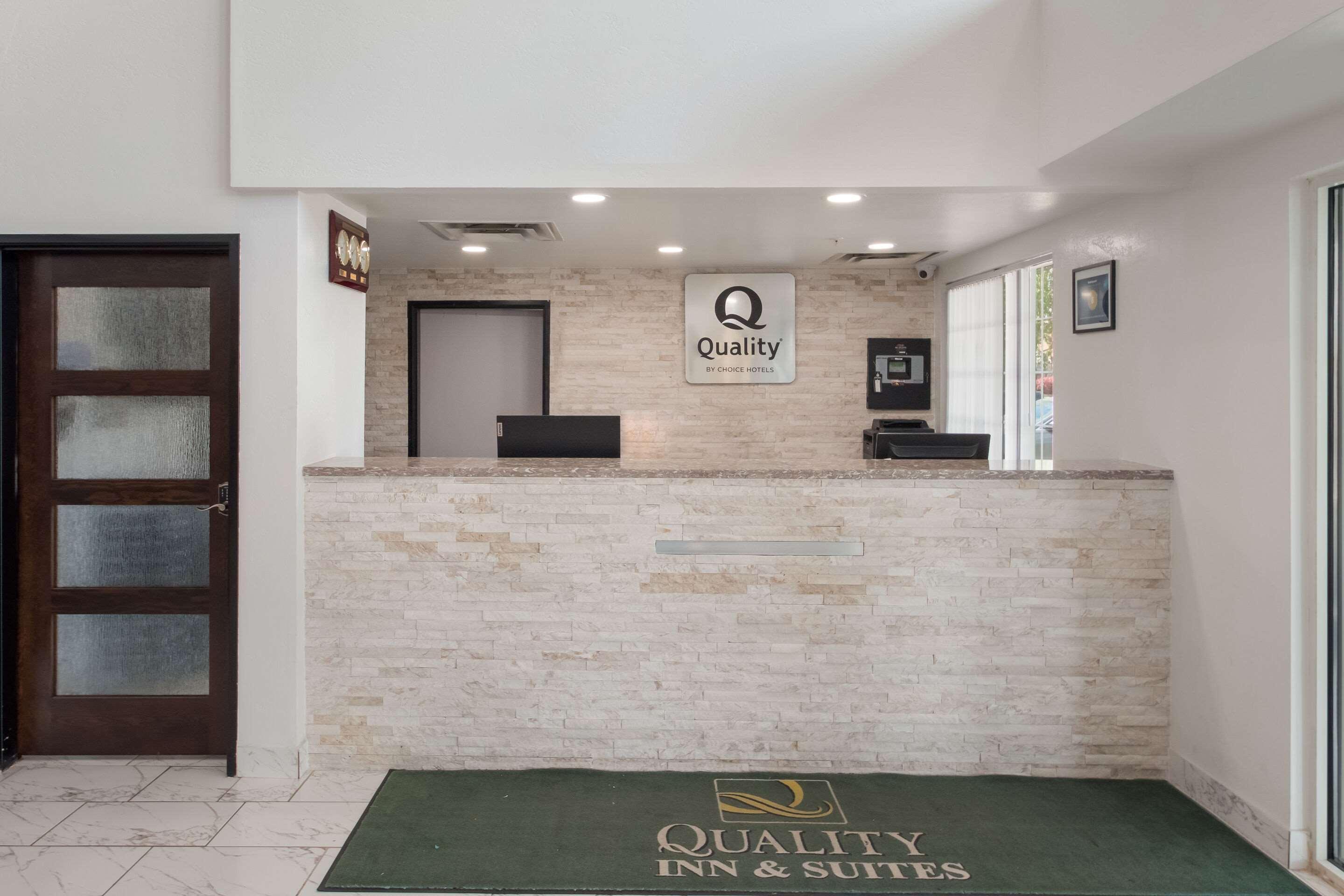 Quality Inn & Suites Airport West Солт Лейк Сити Екстериор снимка